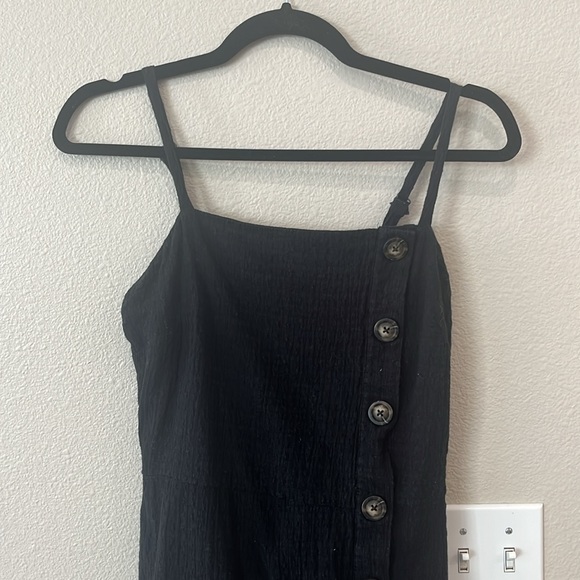 Universal Threads black muslin midi XSdress with faux buttons, adjustable straps - Picture 2 of 6